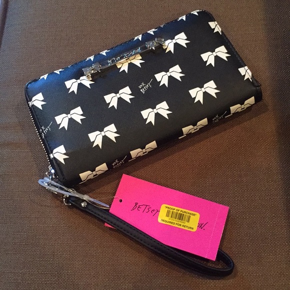 Betsey Johnson Handbags - Betsy Johnson wristlet
